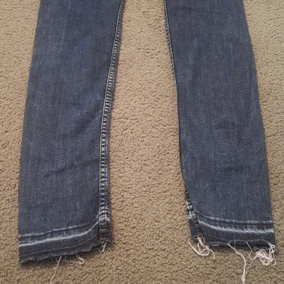 H&M distressed skinny jeans - Picture 4 of 11
